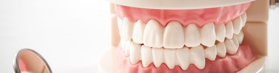 Tipuri-de-proteze-dentare-avantaje-si-dezavantaje-pentru-fiecare-categorie